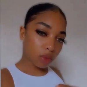 Meet your Posher, Naomi